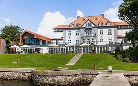 Sixtus Sinatur Hotel & Konference